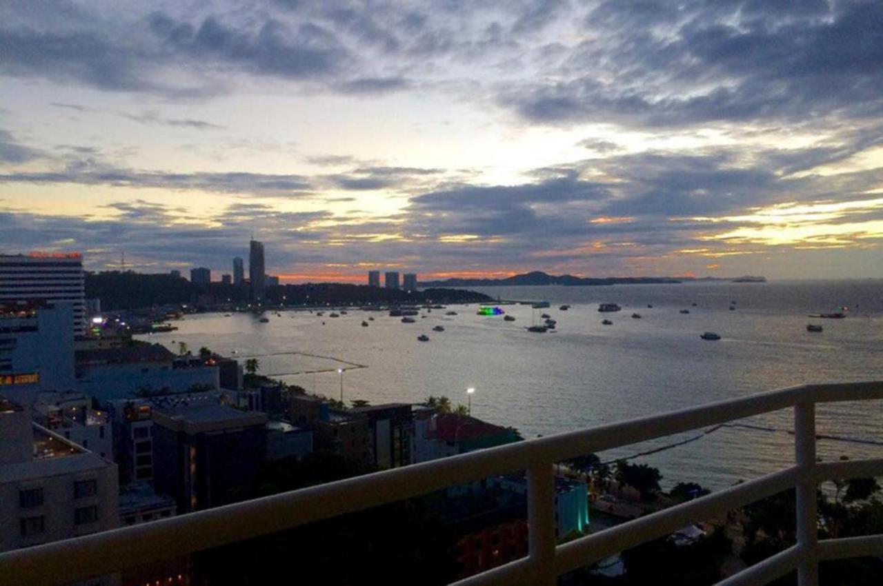 View Talay 6 Apartment Pattaya Exterior photo